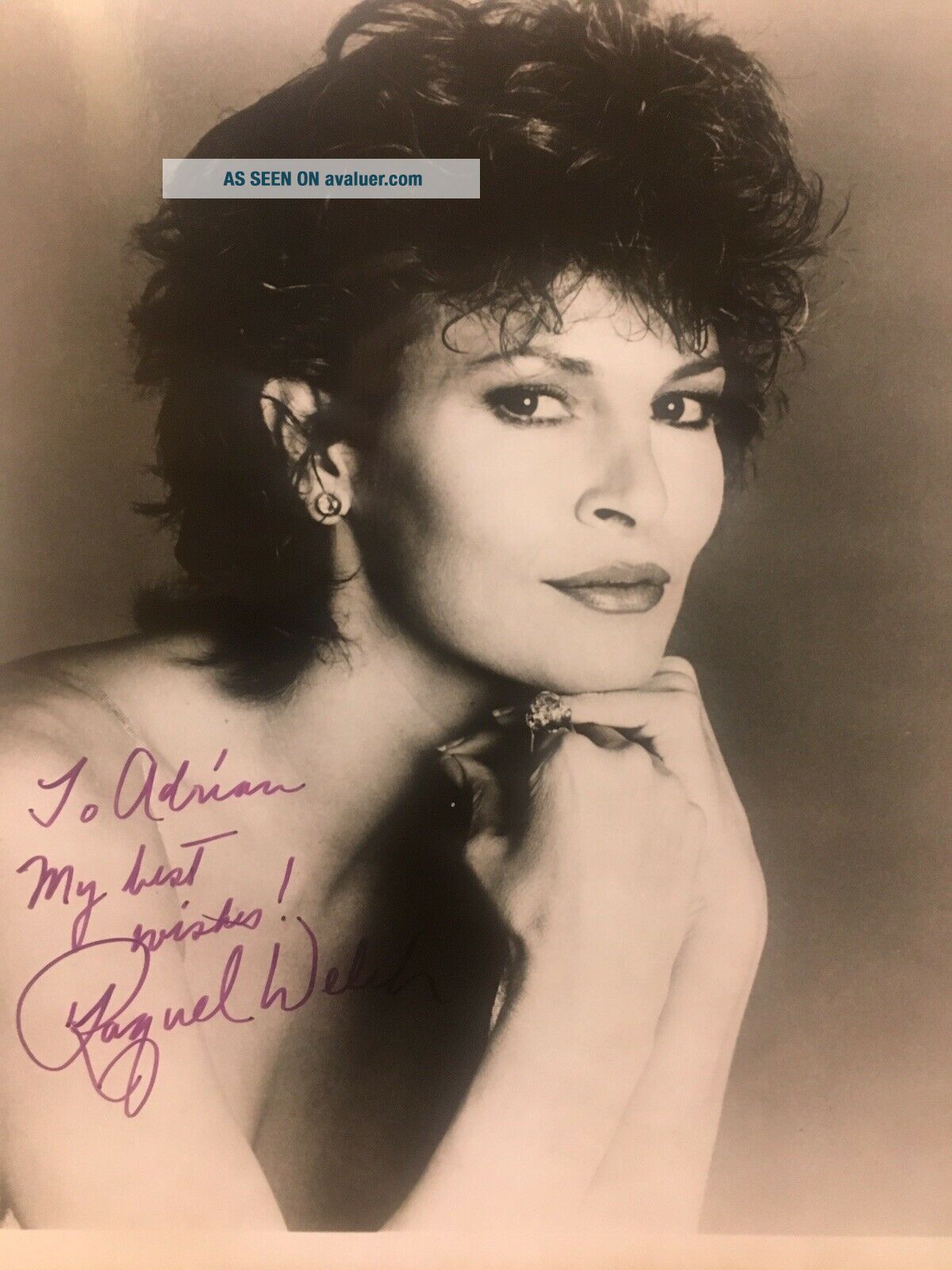 Raquel Welch Signed Photo Actress Sex Symbol