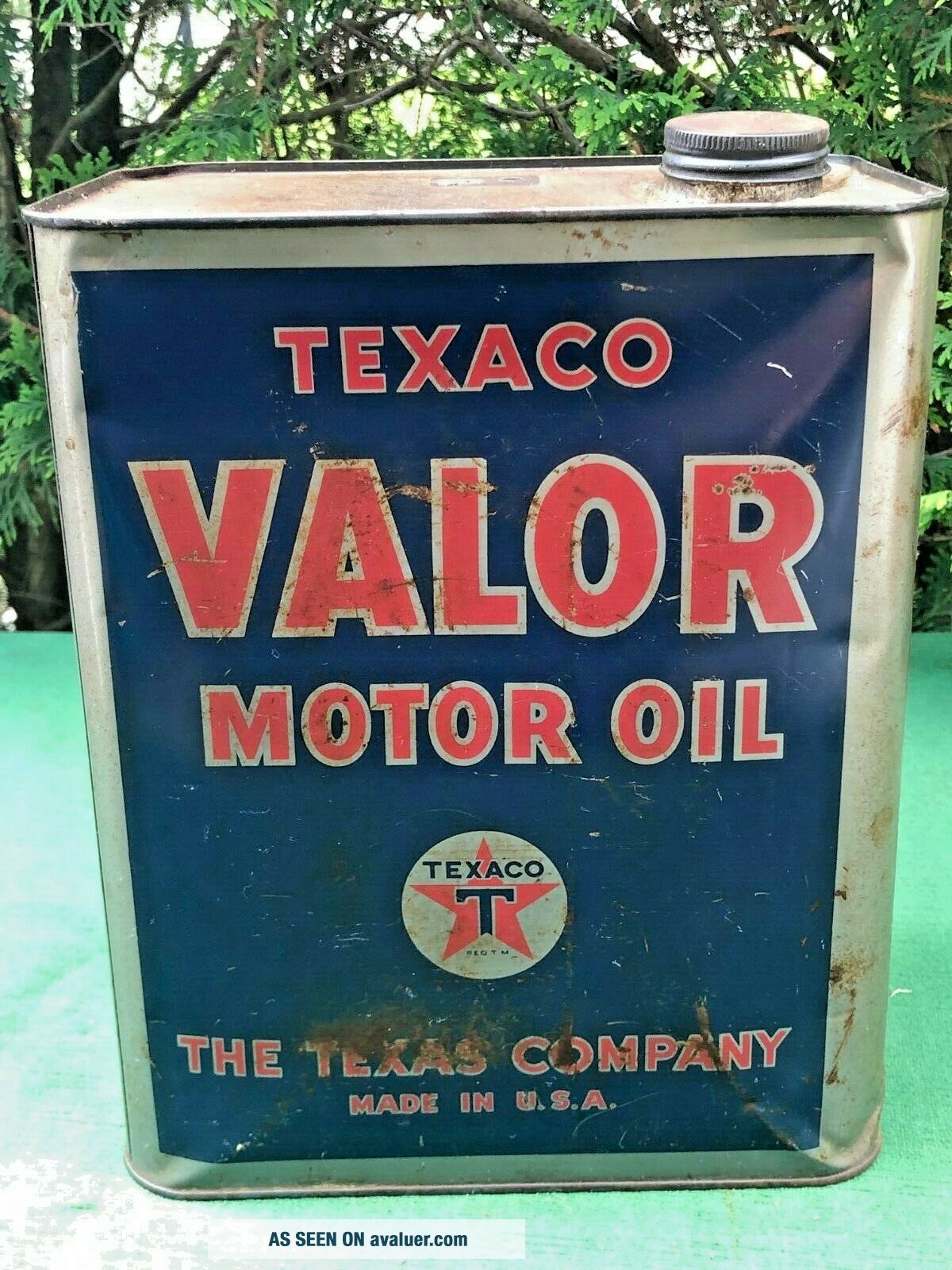 Antique Texaco ' VALOR  THE TEXAS COMPANY ' 2 - Gallon Motor Oil Can
