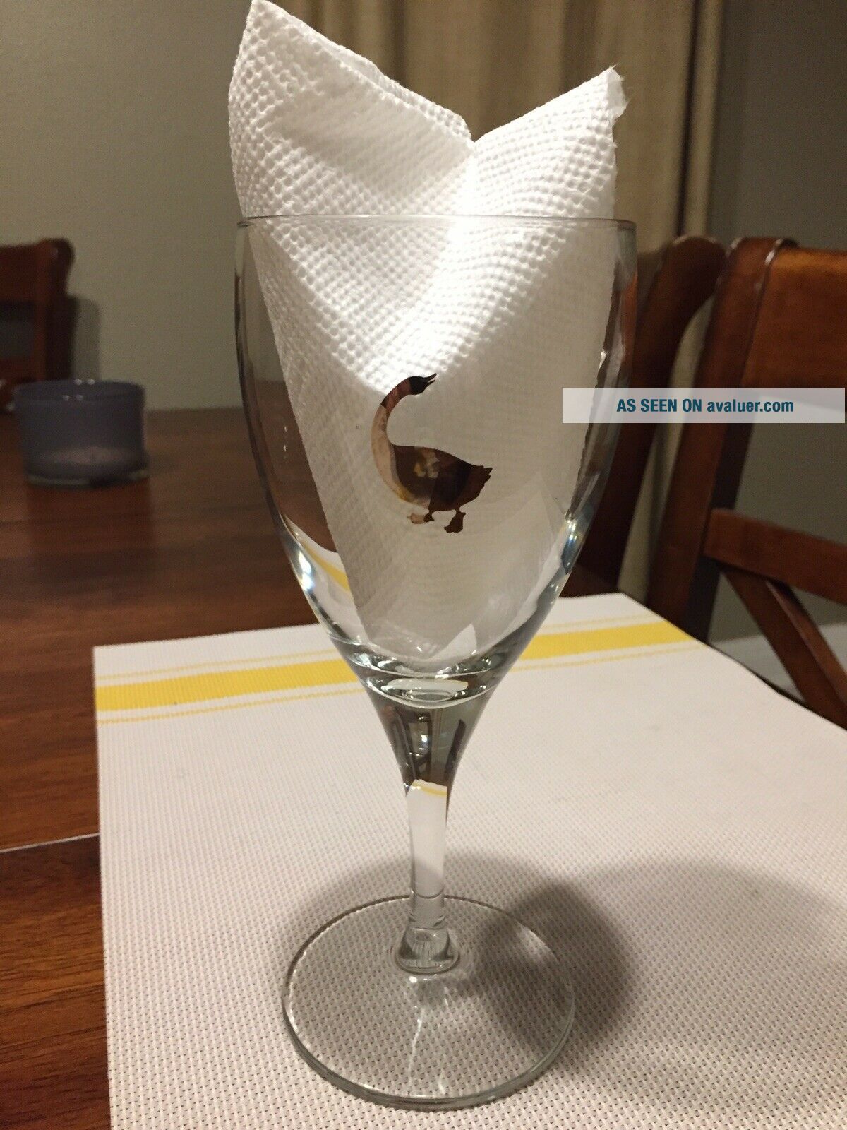 Photo Reference Image Goose Goose Island Beer Company Stemmed Beer Glass In | #2089725