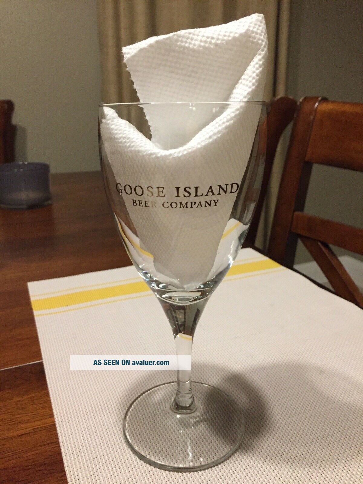 Photo Reference Image Goose Goose Island Beer Company Stemmed Beer Glass In | #2089725