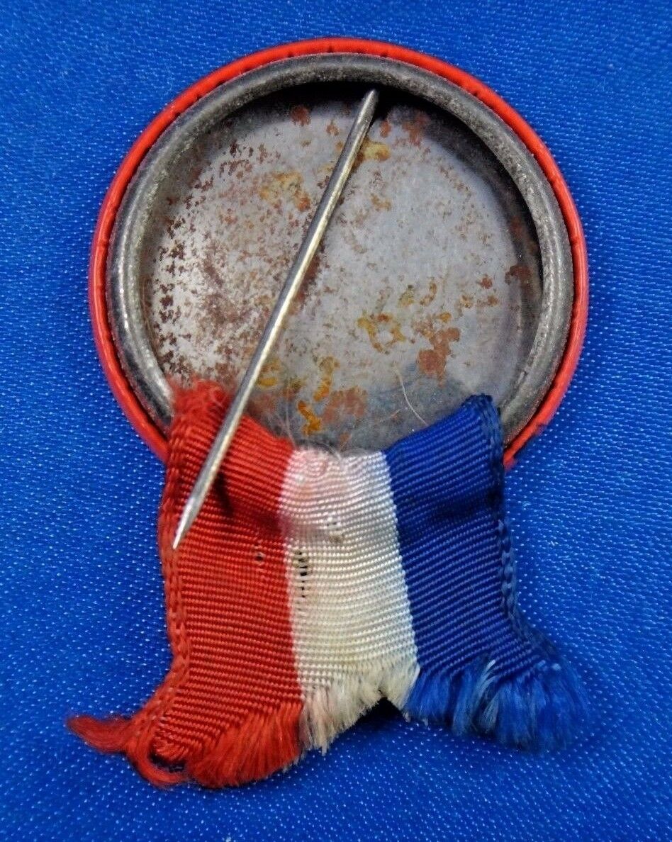 Vtg WWII WW2 General Douglas MacArthur America ' S Hero Pin Button ...