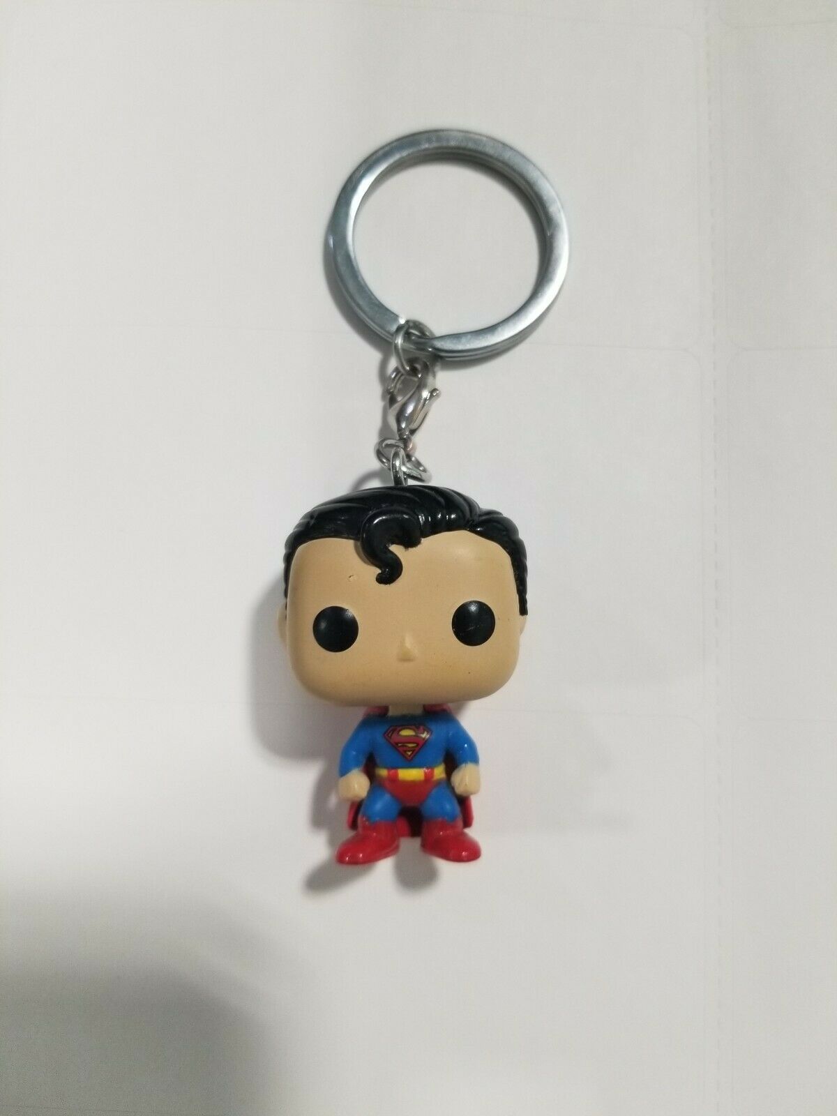 Funko Pop! Keychain: DC New Classics - Batman - DC Comics- Mini Figura in Vinile da Collezione Novità Portachiavi - Riempitivi per Calze - Idea Regalo - Merchandising Ufficiale - Minifigure