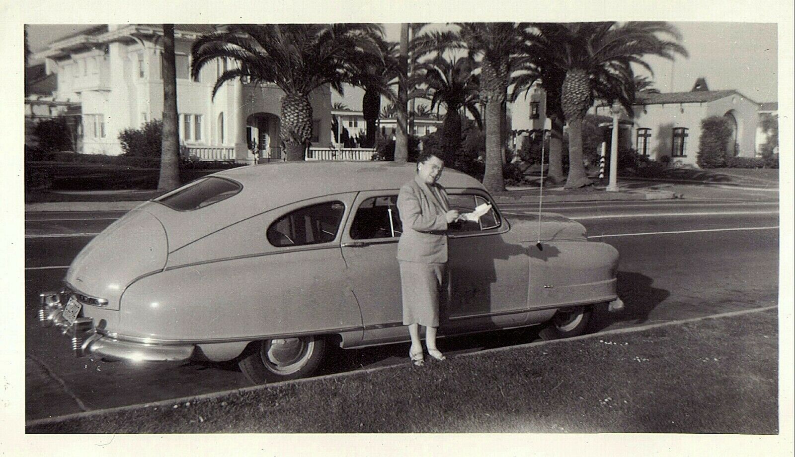 Vintage Old 1940 Photo of Huge Model NASH CAR Sedan Wheel Covers Miami Florida